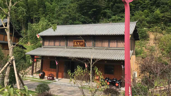 當釀酒設備白酒酒坊注入畬族文化后，新月畬酒坊火了！