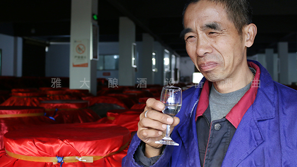 用小型燒酒設(shè)備釀的白酒上頭，揪出這一物還你健康美酒？