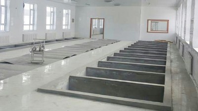 我想用烤酒設(shè)備做小曲固態(tài)酒，建窖池要注意什么？