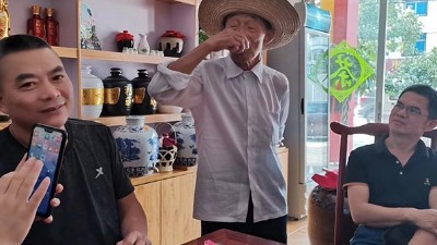 為什么在農(nóng)村用烤酒設(shè)備開(kāi)酒坊受歡迎？大家都愛(ài)喝散裝酒？