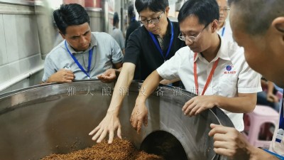 用純糧釀酒設(shè)備蒸固態(tài)酒老塌氣怎么辦？3招幫您解決！