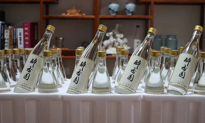 用純糧釀酒設備開酒坊，要有自己的商標
