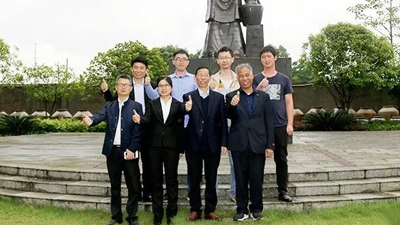 中國勁酒技術(shù)團(tuán)隊造訪湖南雅大，探討酒用雜交糯高粱釀造技藝！
