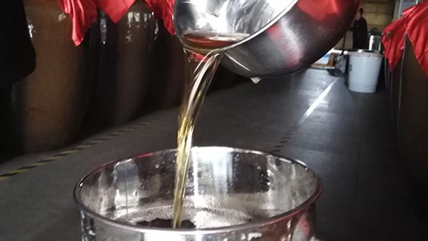甜型紅高粱黃酒是怎樣釀造出來的？