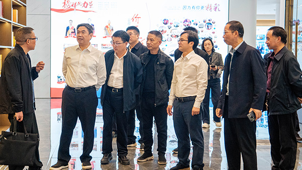 強(qiáng)職能·優(yōu)服務(wù)·促提升 | 市人大黨組成員、副主任提名人選李天明率隊(duì)赴雅大調(diào)研