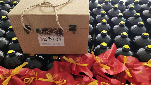用這款水果酒曲將拐棗釀成酒，野果變金果，利潤翻倍