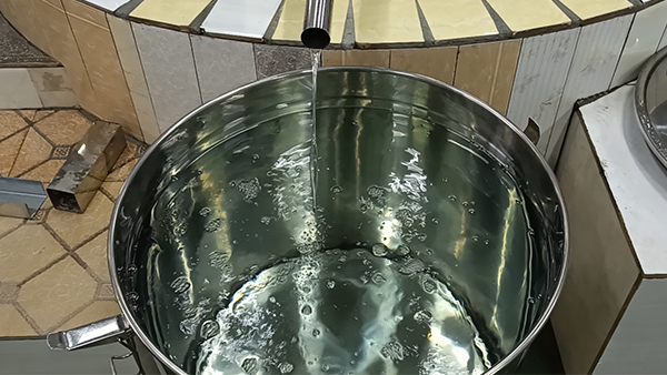 冬季用新型釀酒設(shè)備釀出來的酒為什么更易渾濁？