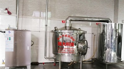 電加熱釀酒設(shè)備蒸酒時這樣做，讓酒分子無處可逃，提高出酒率