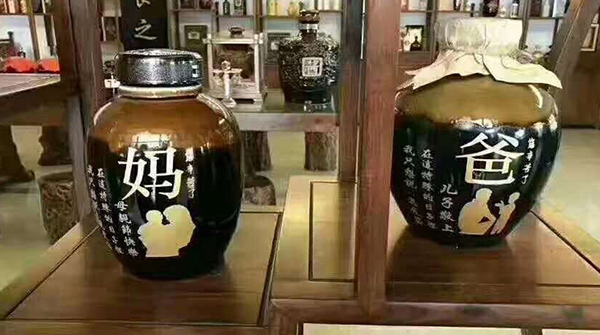用大型釀酒設備做高粱酒，山西范姐做的節(jié)日定制酒別具一格！